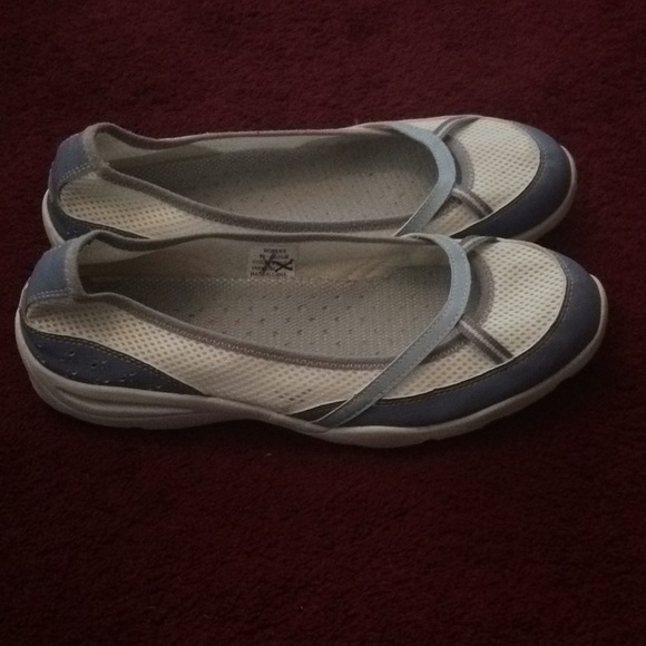 CLOSET CLEAR OUT!! LL Bean summer slip on sneaks - Picture 2 of 5